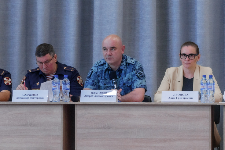 Начальник Краснодарского гарнизона полиции Андрей Платонов принял участие в совещании на тему безопасности детей в предстоящем учебном году 